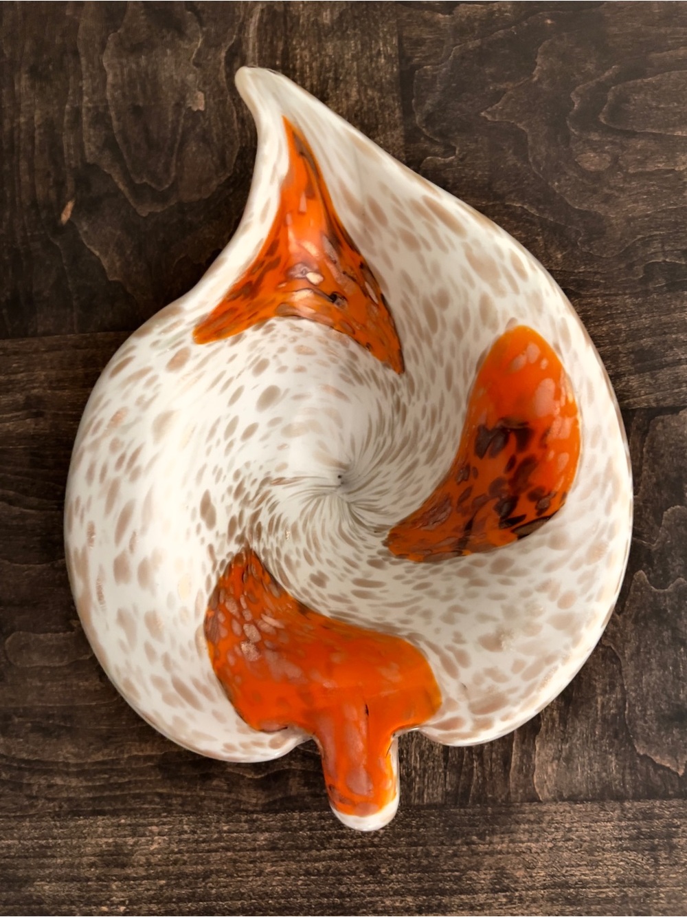 MCM Fratelli Toso Murano Orange
Aventurine Glass Leaf Bowl Vintage
Centerpiece